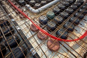 Leidingen geïntegreerd in innovatief variabele Cobiax-vloer